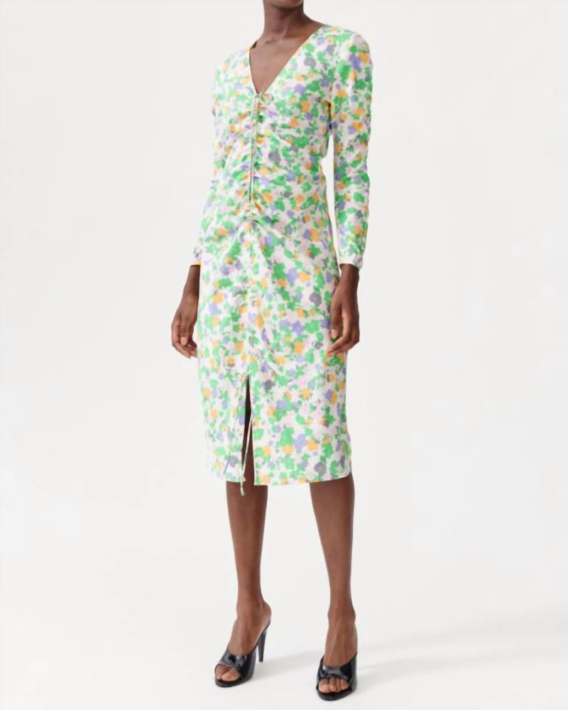 Front of a model wearing a size L Aditri Dress In Garden in Garden by BAUM UND PFERDGARTEN. | dia_product_style_image_id:346791